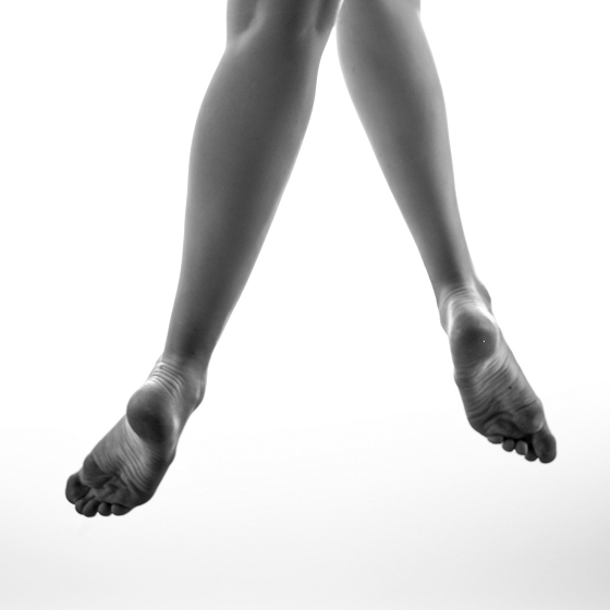 For modern dancers, keeping your feet strong and healthy is important.