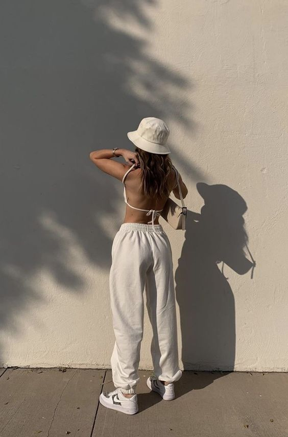 neutral bucket hat outfit