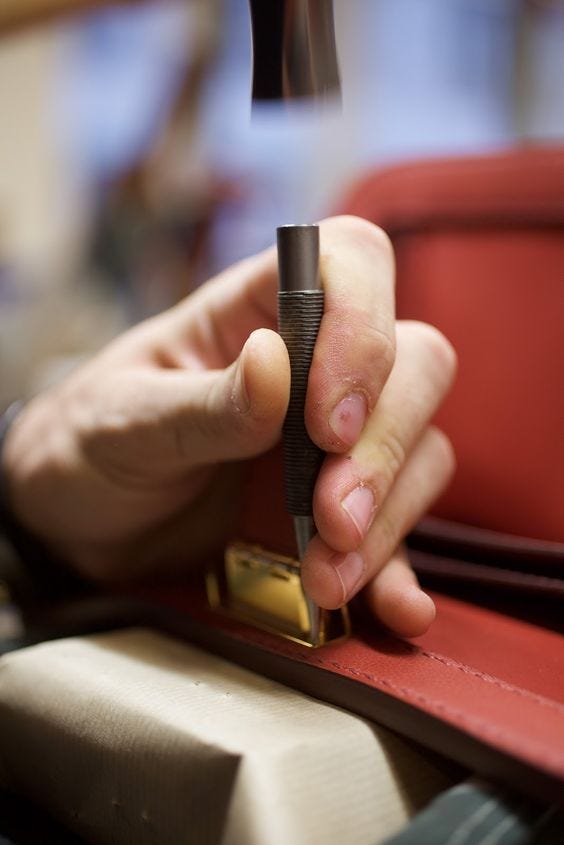An artisan working in the Pantin atelier.