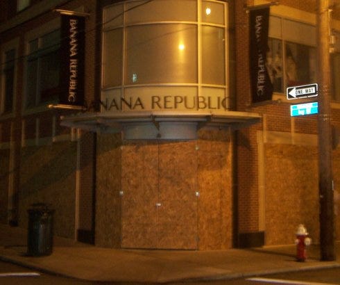 BANANA REPUBLIC