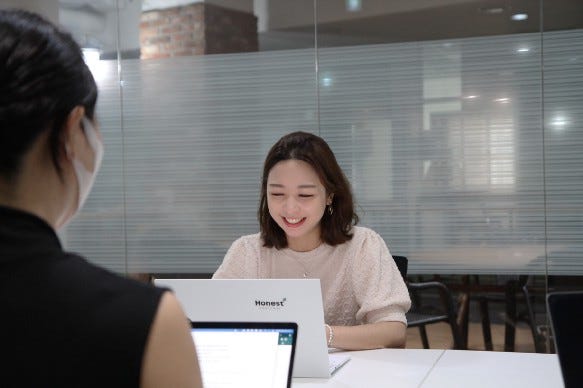 Jinkyung, manager of Honest Ventures, is using Quotabook to facilitate and simply communication to receive and update shareholder’s list and buisness reports