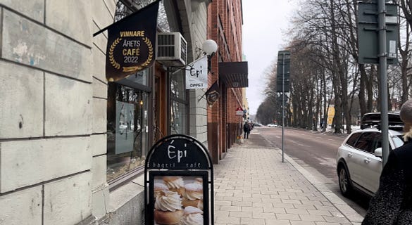 Entrance of Épi Bakery showing their Årets Cafe Prize 2022.