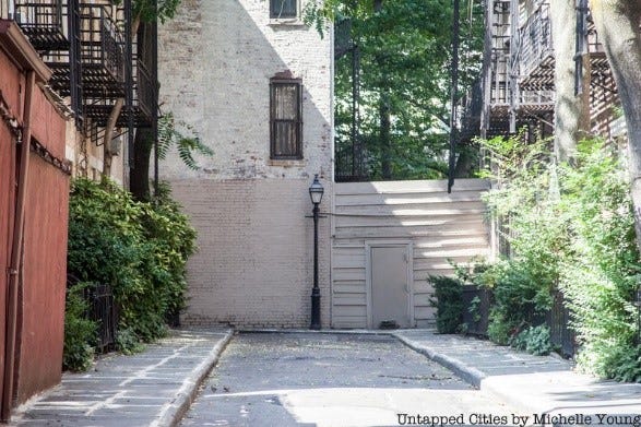 Thousands of gaslight lamps used to light up the city streets. Only one remains, at the end of a Village cul-de-sac called Patchin Place on West 10th between 6th and Greenwich Avenues. This 19th-century landmark sits at the end of a row of brick houses built around 1850, apparently for Basque waiters working at the Brevoort Hotel.