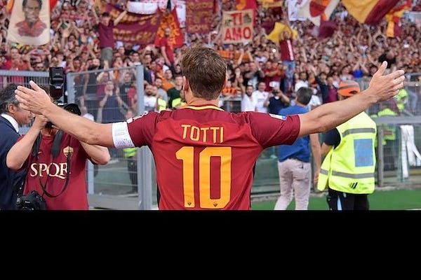 Francesco Totti Isyaratkan Siap Bermain Lagi