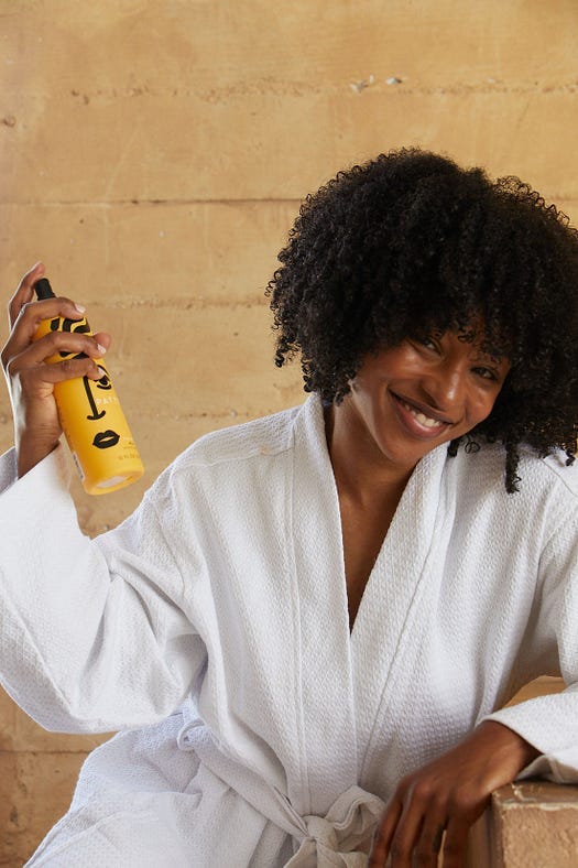 Define Your Kinky Curly Wig And Make Them Well-Textured