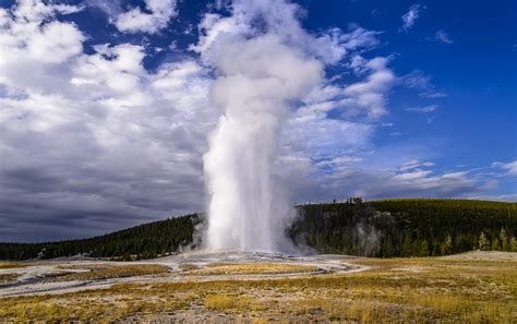 5 Must See Things At What Airport Do You Fly Into For Yellowstone Nati