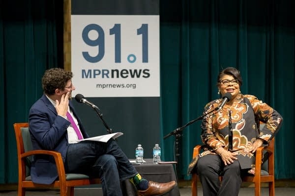 Image during an interview of Tom Weber to April Ryan for the Broadcast Journalism Series at the University of St. Thomas.