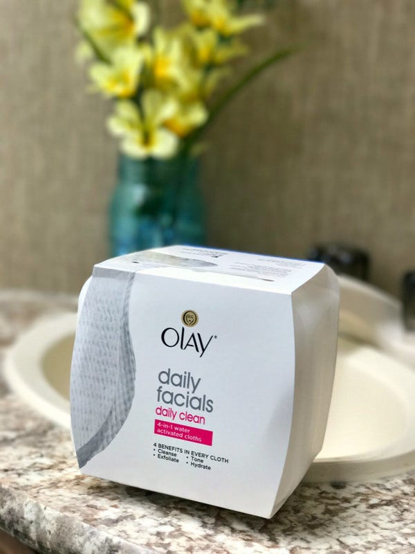 Exfoliators, face wash, face scrubs, and toners are all recommended for a healthy skin care routine, but using them every night can be time-consuming. Instead, try using a powerful face wash product with 4-in-1 cleansing power for beautiful skin. You'll thank me!