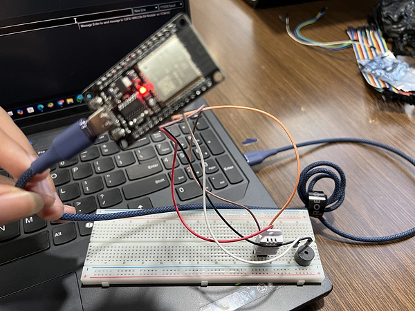 IoT Project — Smart Environment Monitoring dengan Notifikasi Telegram & Alarm