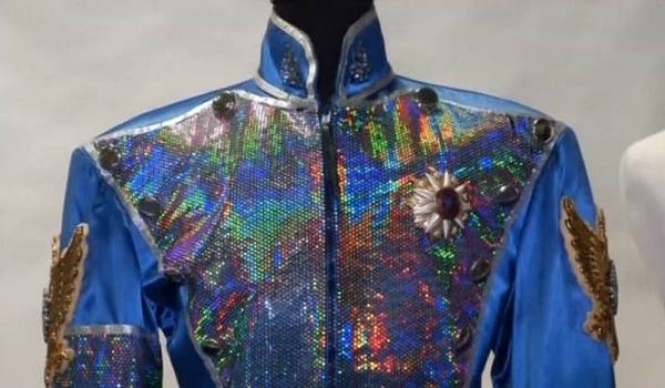 1*Rfldn_-bYkzv7F4HJVhWWg Michael Jackson usou insígnia de uma ordem dinástica portuguesa