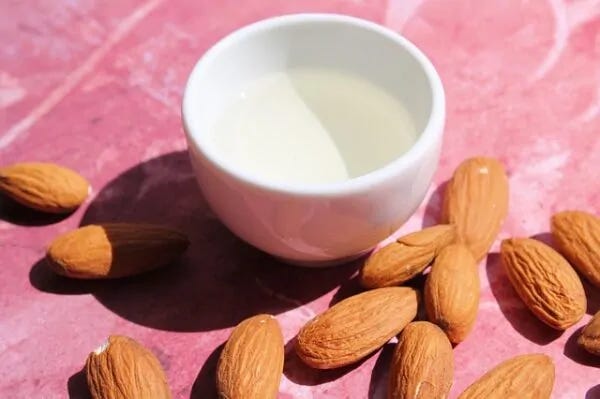 Advantages of Almond Oil For Hair