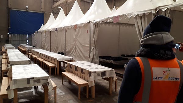Emergency accommodation in Calais. Photo: Radio France, Matthieu Darriet.
