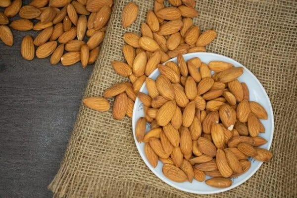 Advantages of Almond Oil For Hair
