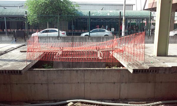 CPTM afirma que obras na estação foram interrompidas por disputa judicial (Foto: Paulo Talarico/Agência Mural)
