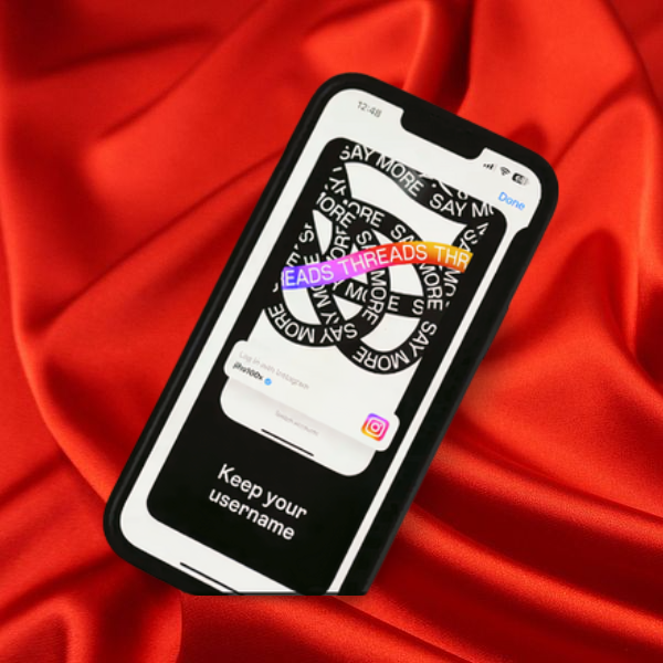 red-velvet-background mobile phone
