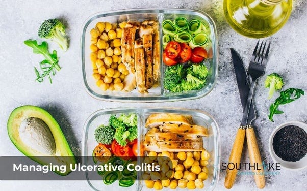 Healthy meal with fresh vegetables and lean protein suitable for managing Ulcerative Colitis symptoms.
