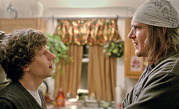 Jesse Eisenberg and Jason Segel in The End of the Tour.