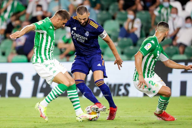 Joaquín Sánchez y Karim Benzema (Getty Images)