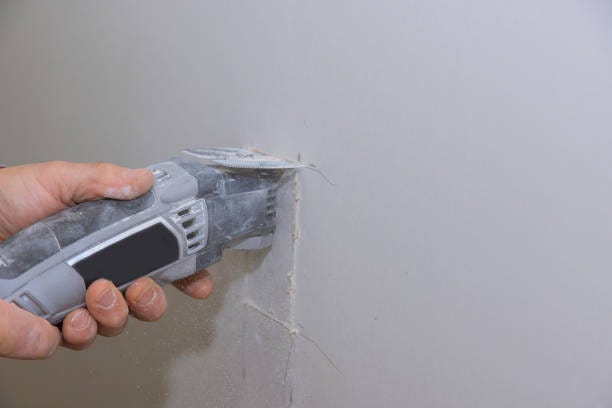 Cutting Water Damaged Drywall