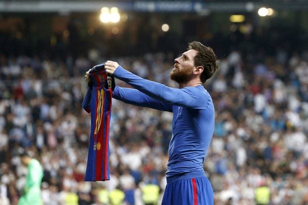 Messi’s Shirt Display at Bernabeu-Footballant