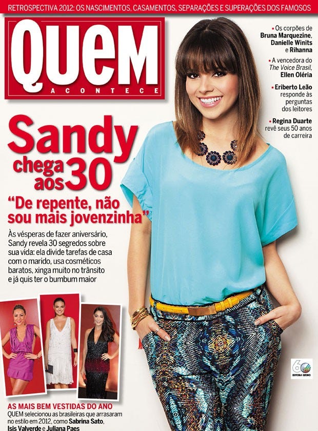 Capa da revista Quem Acontece com a cantora Sandy na capa e a manchete Sandy chega aos 30