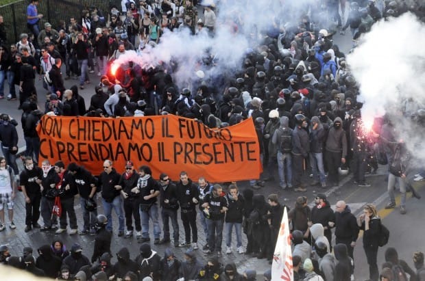 Roma, 15 ottobre 2011. Corteo al culmine di un anno di dure proteste sociali iniziate il 14 dicembre 2010 in piazza del Popolo