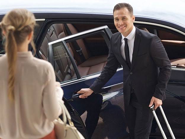 Luxury Airport Car Service in Austin for Comfortable and Stress-Free T