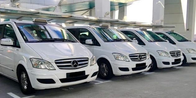 The Advantages of Using Maxi Cabs for Airport Transfers in Singapore