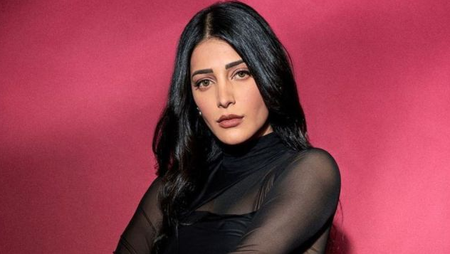 Shruti Haasan gives a tour of her luxury Mumbai apartment.