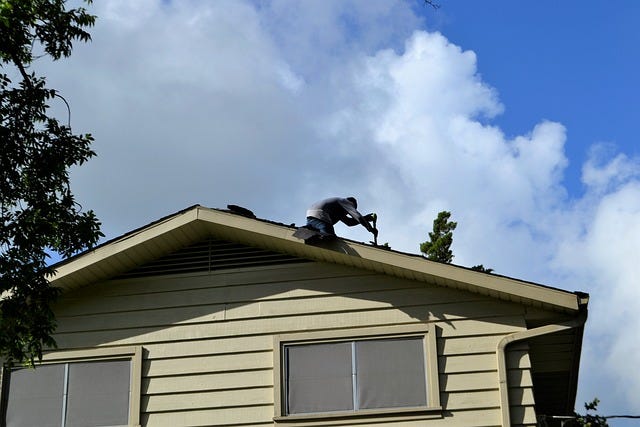 A house with metal roof and it’s cost in Ontario