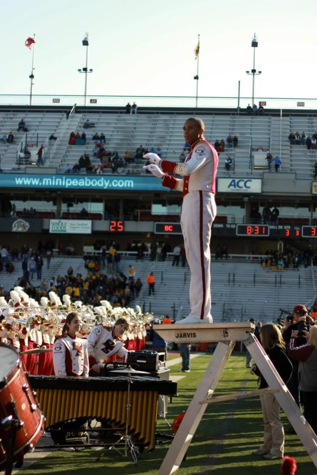 https://upload.wikimedia.org/wikipedia/en/3/3d/Boston_College_Marching_Band_Drum_Major.jpg