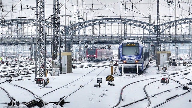 Schnee_zug Geschäftsreise