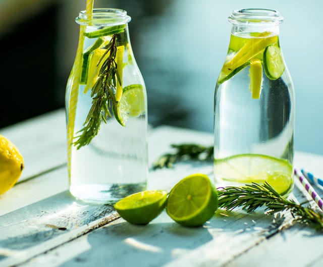 Gesunde Ernährung - ausreichend Wasser trinken