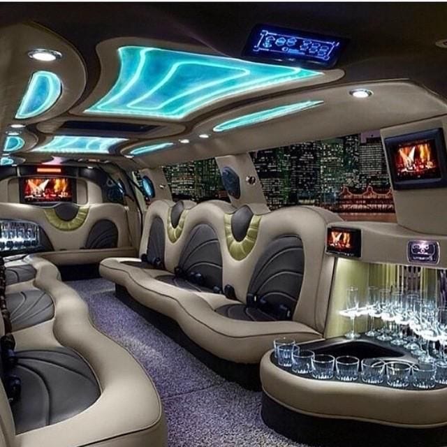 Limo Service in Boston for Corporate & Airport Transfers