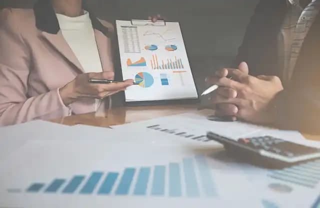 Corporate reporting with IFRS.