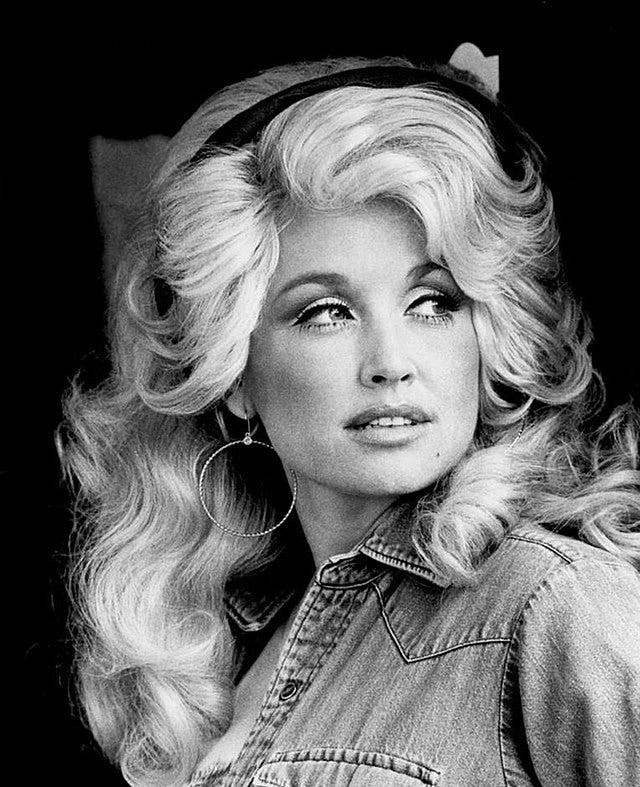 Publicity shot of American singer Dolly Parton, 1977