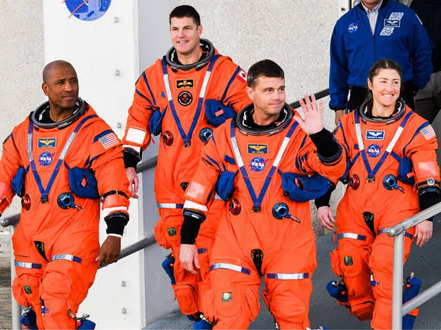 Artemis II with 4 humans is on the way to the moon. Made earth orbit! Artemis II with 4 humans is on the way to the moon. Made earth orbit!