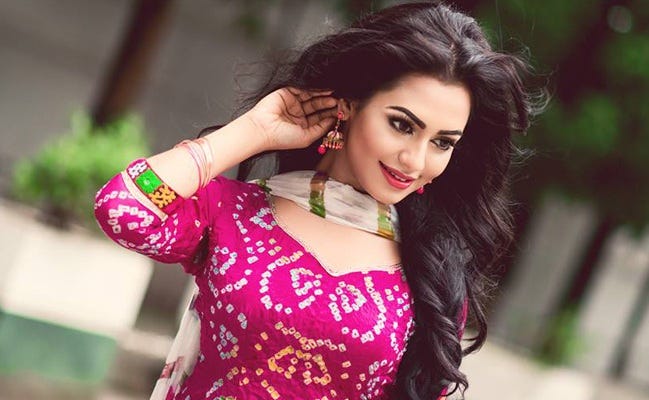 Nusraat Faria Biography, Height, Weight, Age, Affairs, Husband & Facts