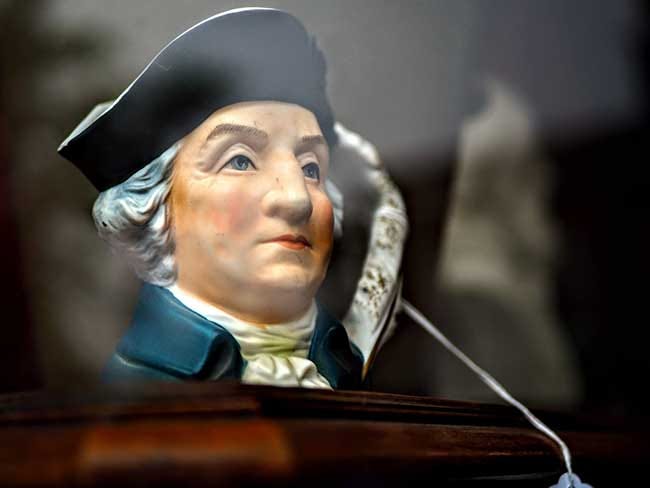 Figurine of President George Washington to illustrate the book extract “Revisiting the Critical Period before the Constitution was written” by Max M. Edling the author of “Perfecting the Union: National and State Authority in the US Constitution” (OUP)