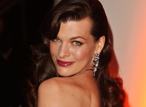 milla-jovovich-mermaid-wave