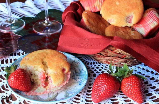 Strawberry and Honey Breakfast Muffins IMG_9440_E_sm