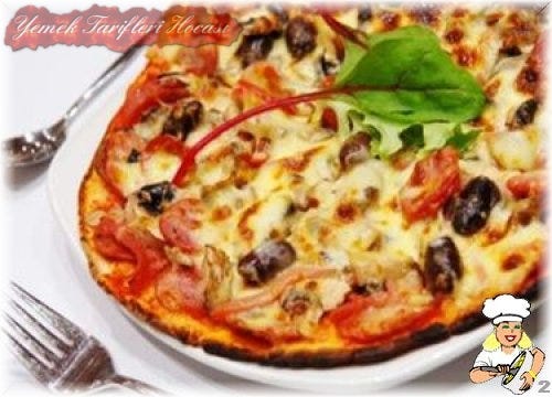 Çemen Soslu Zeytin Ezmeli Rokalı Pizza