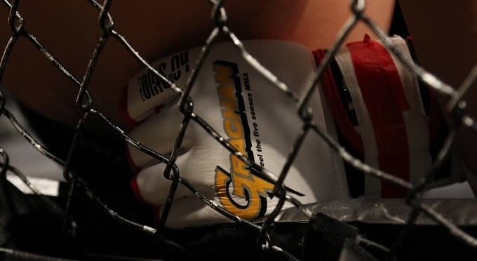 how surgical experts treat mma injuries