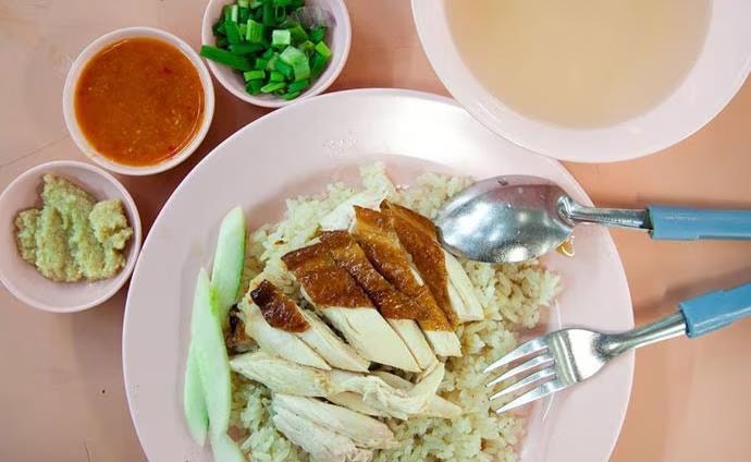 Bringing nostology back: Disappearing Singaporean heritage foods.