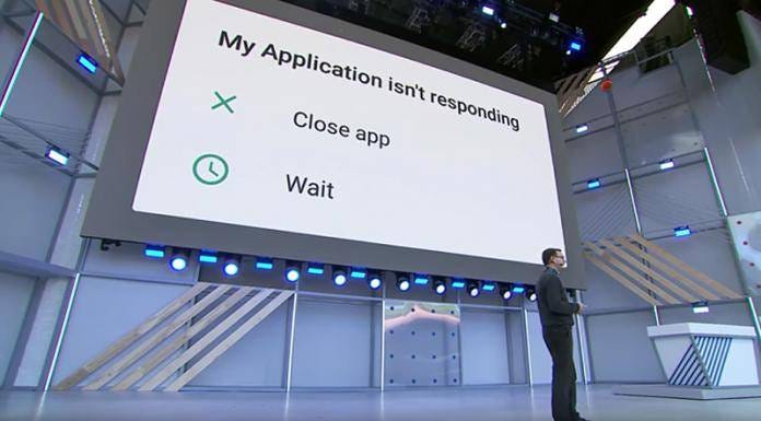 Google I/O event — an speaker with an slide showing an ANR dialog