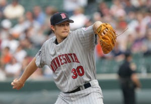 Scott Baker pitching for the Twins. 