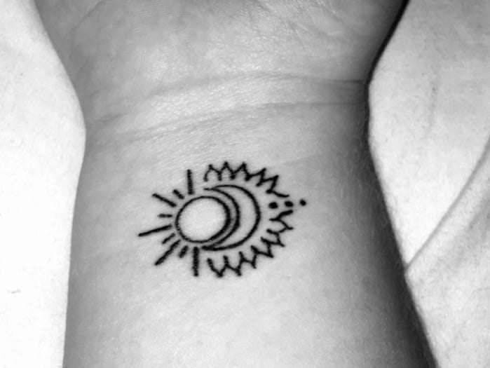 9 Amazing Sun and Moon Tattoo Designs for the Couples ... - tiny moon and sun tattoobr /
