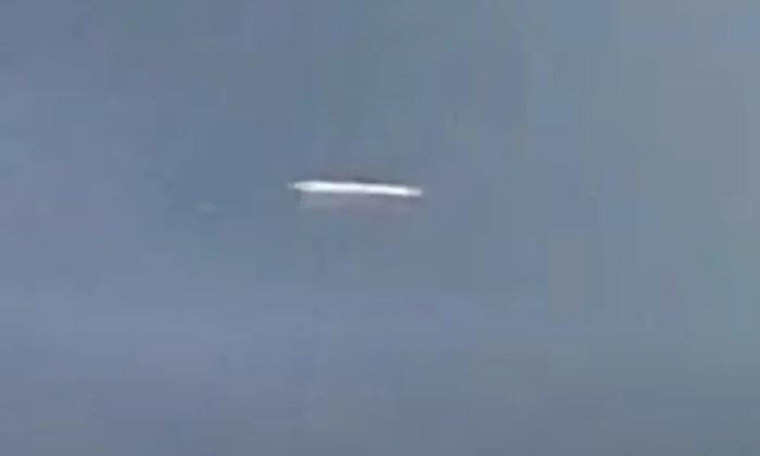Hungary: Mysterious Cylindrical Flying Object That Got UFO Enthusiasts Hot | VIDEO
