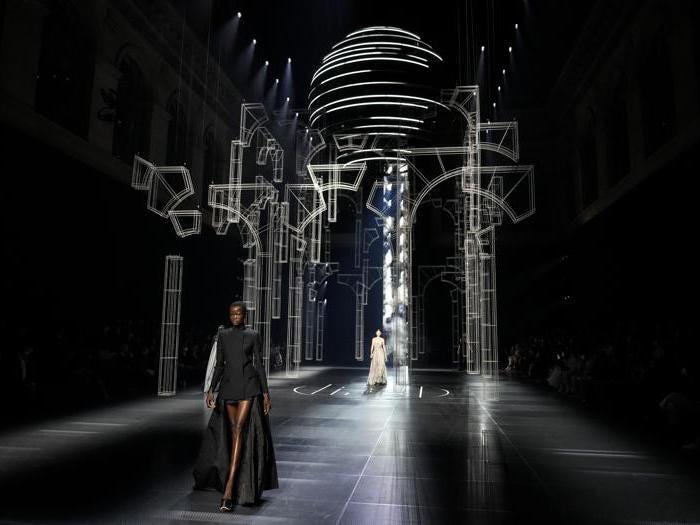 Fendi, travel in an ancient and futuristic Rome
