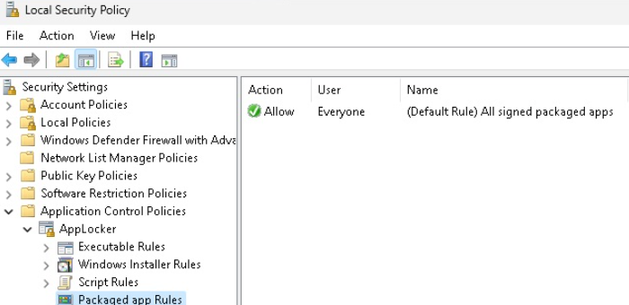 Screenshot of the AppLocker policy configuration showing default rules for packaged app being granted to everyone.